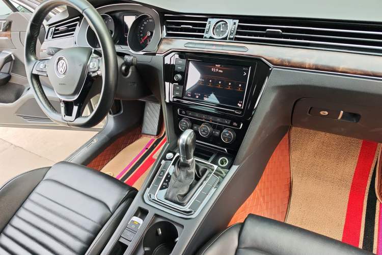 Used Volkswagen Magotan 2019 380TSI DSG Luxury Model China V Standard Audio And AC Panel