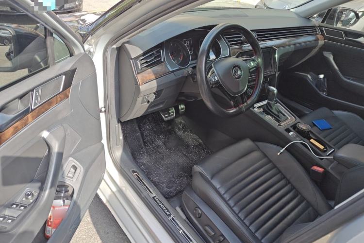 Used Volkswagen Magotan 2019 330TSI DSG Luxury Model China V Standard Driver Seat