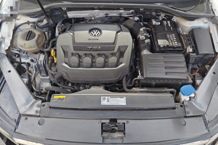 Used Volkswagen Magotan 2019 330TSI DSG Luxury Model China V Standard Engine Bay