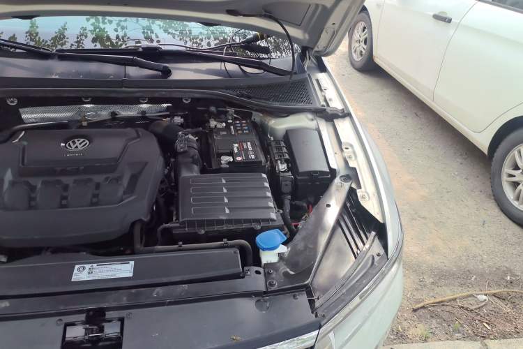 Used Volkswagen Magotan 2019 330TSI DSG Leading Model China VI Standard Engine Bay Left