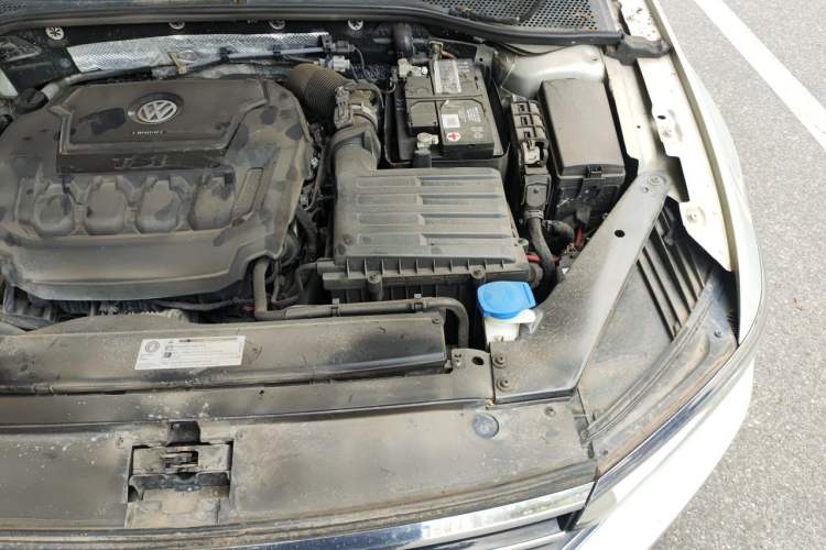 Used Volkswagen Magotan 2019 330TSI DSG Luxury Model China V Standard Engine Bay Left