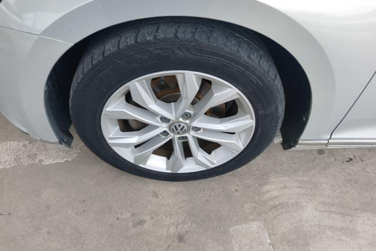 Used Volkswagen Magotan 2019 330TSI DSG Luxury Model China V Standard Exterior 4
