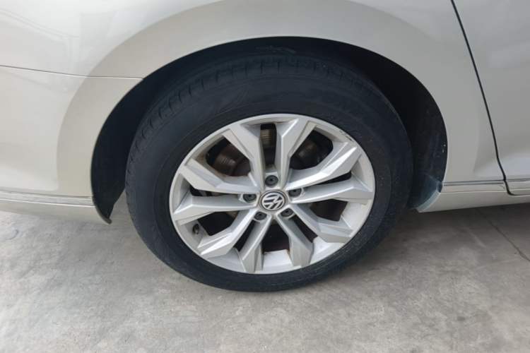 Used Volkswagen Magotan 2019 330TSI DSG Luxury Model China V Standard Exterior 5