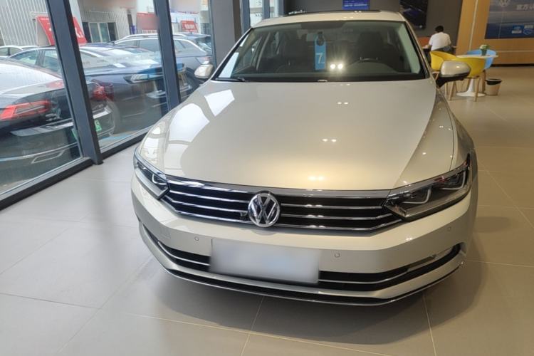 Used Volkswagen Magotan 2019 330TSI DSG Luxury Version China VI Standard Front
