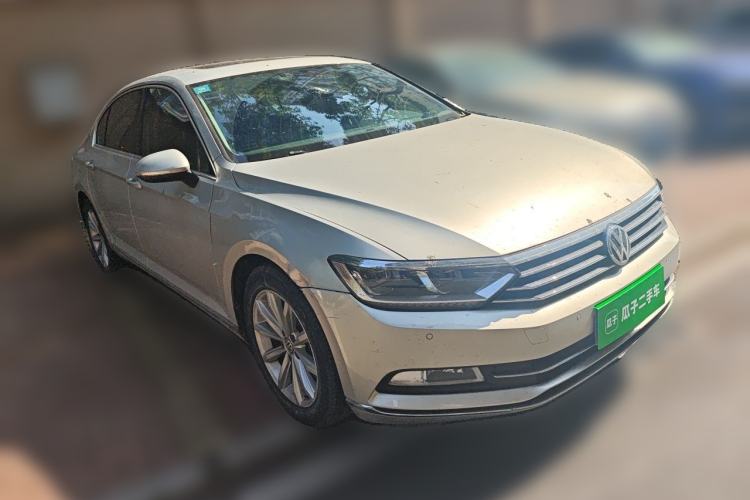 Used Volkswagen Magotan 2019 330TSI DSG Leading Model China VI Standard Front Right 45 Deg