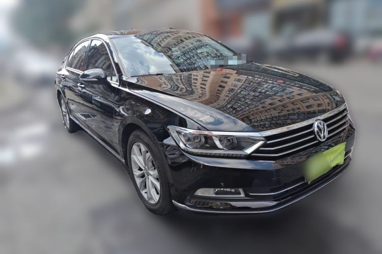Used Volkswagen Magotan 2019 330TSI DSG Luxury Model China V Standard Front Right 45 Deg