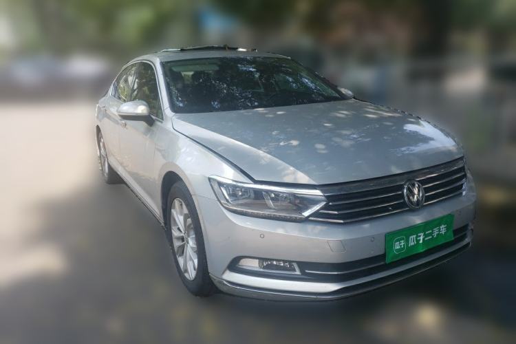 Used Volkswagen Magotan 2019 330TSI DSG Luxury Version China VI Standard Front Right 45 Deg