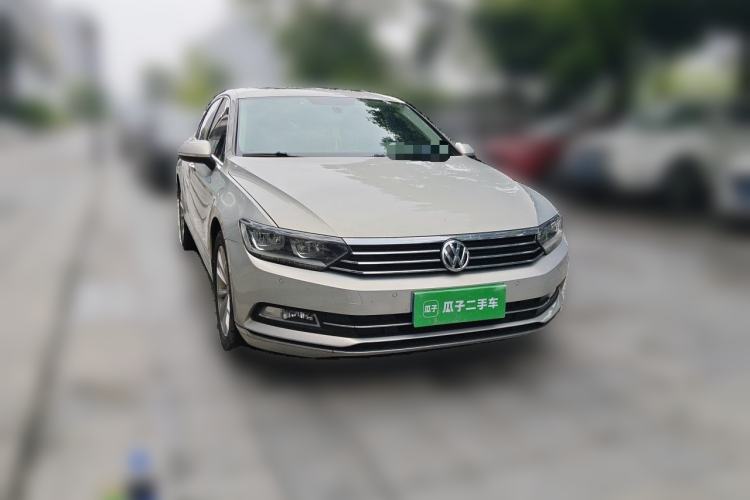 Used Volkswagen Magotan 2019 330TSI DSG Leading Model China VI Standard Front Right 45 Deg