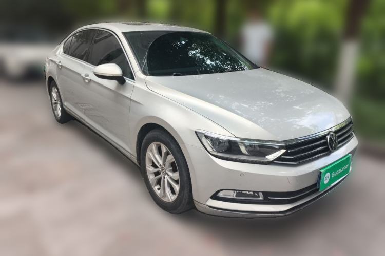 Used Volkswagen Magotan 2019 330TSI DSG Luxury Model China V Standard Front Right 45 Deg
