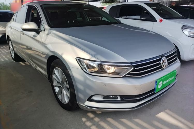 Used Volkswagen Magotan 2019 280TSI DSG Leading Model China VI Standard Front Right 45 Deg