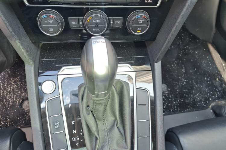 Used Volkswagen Magotan 2019 330TSI DSG Luxury Model China V Standard Gear Lever