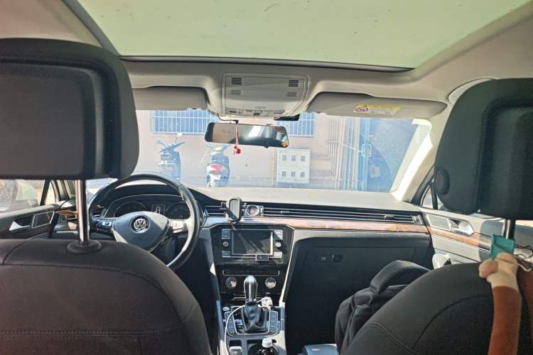 Used Volkswagen Magotan 2019 330TSI DSG Leading Model China VI Standard Headliner