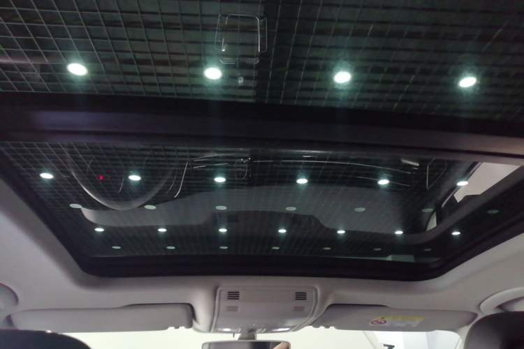 Used Volkswagen Magotan 2019 330TSI DSG Luxury Version China VI Standard Headliner