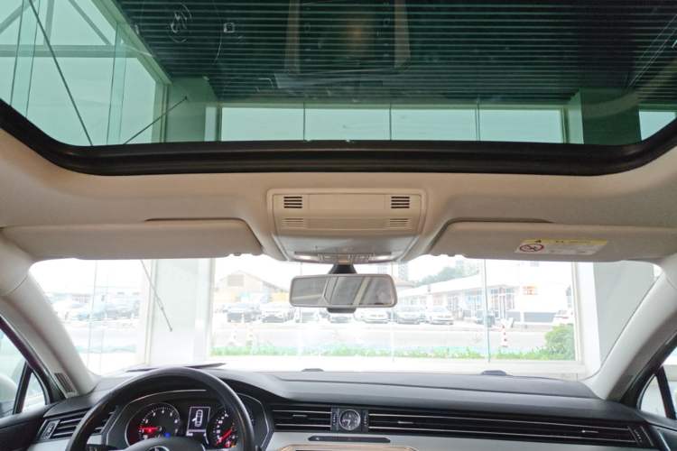Used Volkswagen Magotan 2019 280TSI DSG Comfort Model China VI Standard Headliner