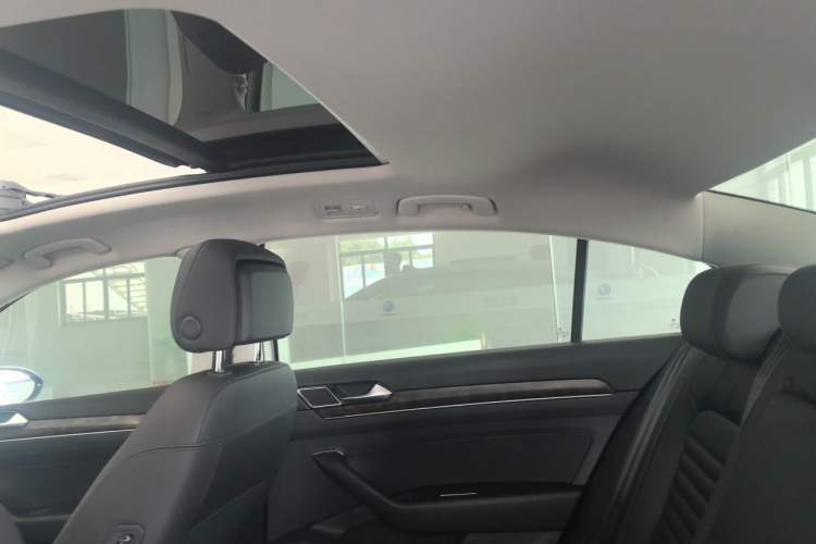 Used Volkswagen Magotan 2019 380TSI DSG Luxury Model China V Standard Headliner