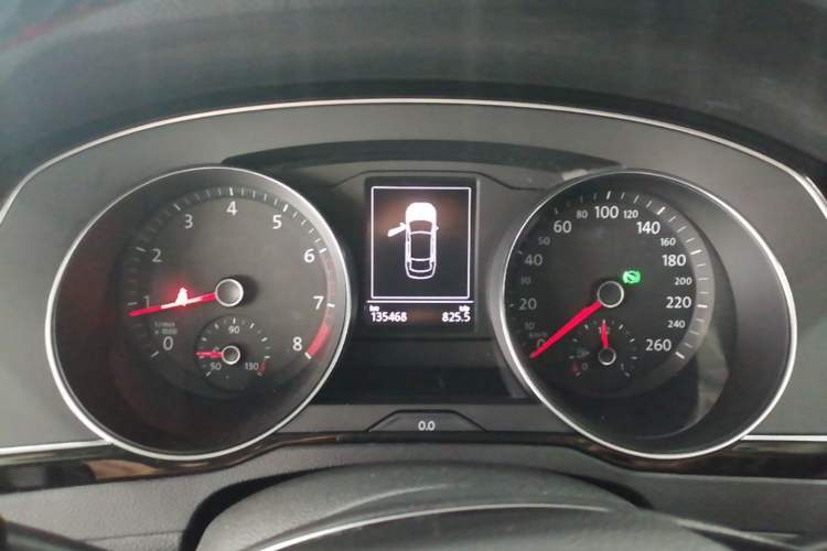 Used Volkswagen Magotan 2019 330TSI DSG Luxury Version China VI Standard Instrument Cluster