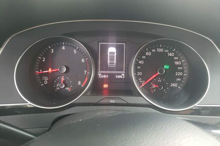 Used Volkswagen Magotan 2019 330TSI DSG Luxury Version China VI Standard Instrument Cluster