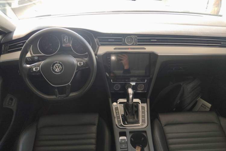 Used Volkswagen Magotan 2019 330TSI DSG Leading Edition China V Standard Interior 2