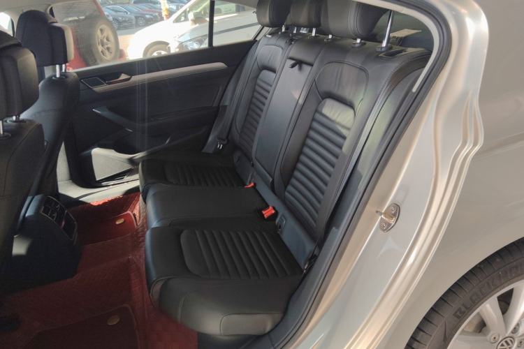 Used Volkswagen Magotan 2019 330TSI DSG Leading Edition China V Standard Interior 4