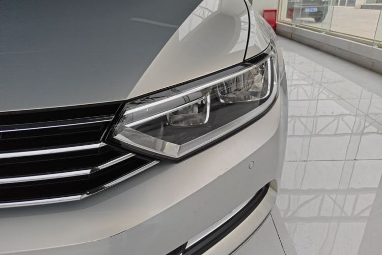 Used Volkswagen Magotan 2019 280TSI DSG Comfort Model China VI Standard Left Front Headlight