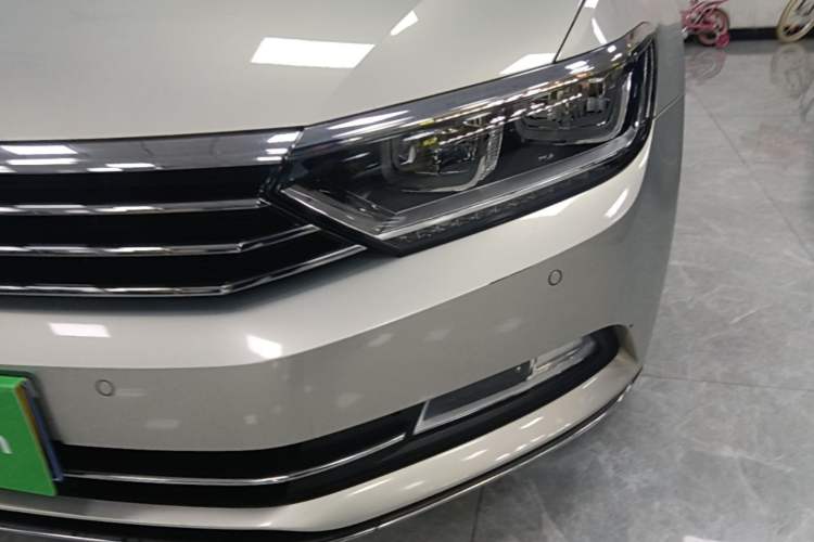 Used Volkswagen Magotan 2019 330TSI DSG Leading Model China VI Standard Left Front Headlight