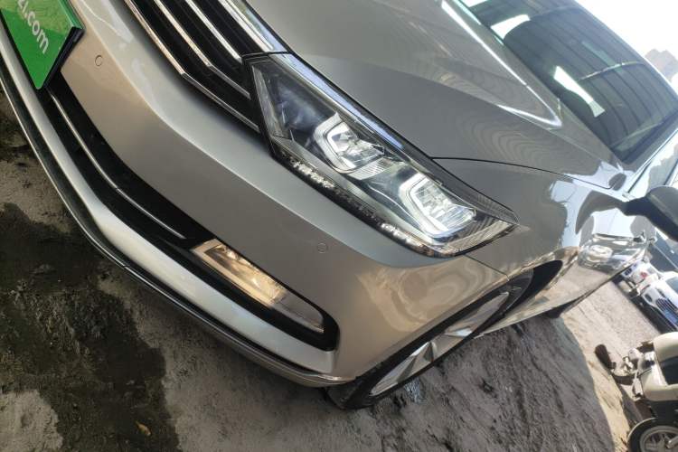 Used Volkswagen Magotan 2019 330TSI DSG Leading Edition China V Standard Left Front Headlight