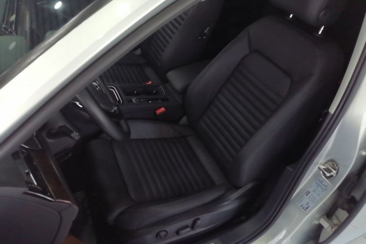 Used Volkswagen Magotan 2019 330TSI DSG Luxury Version China VI Standard Left Front Seat