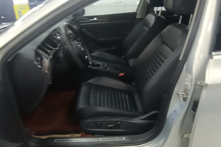 Used Volkswagen Magotan 2019 330TSI DSG Leading Model China VI Standard Left Front Seat