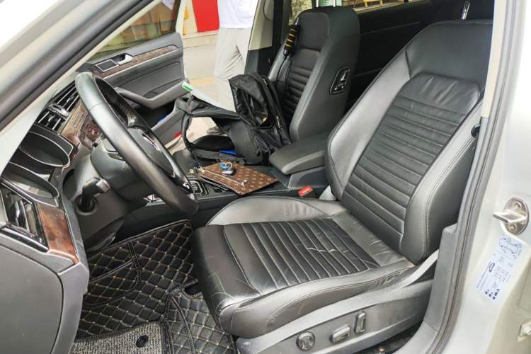 Used Volkswagen Magotan 2019 330TSI DSG Luxury Model China V Standard Left Front Seat