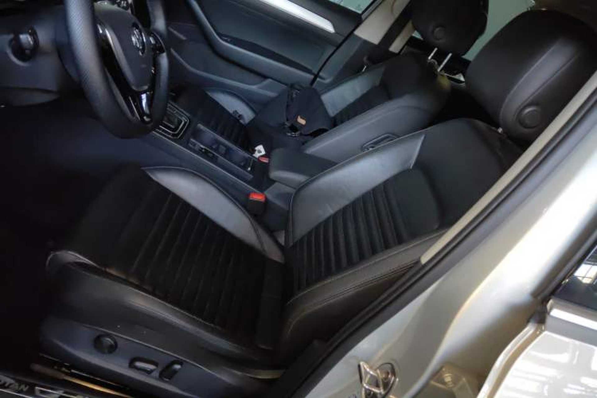 Used Volkswagen Magotan 2019 330TSI DSG Leading Edition China V Standard Left Front Seat