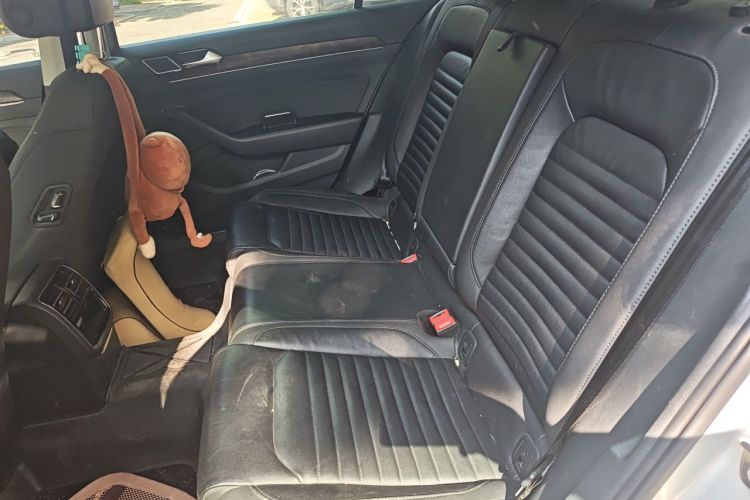 Used Volkswagen Magotan 2019 330TSI DSG Leading Model China VI Standard Left Rear Seat