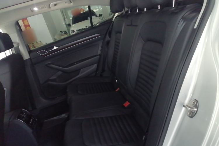 Used Volkswagen Magotan 2019 330TSI DSG Luxury Version China VI Standard Left Rear Seat