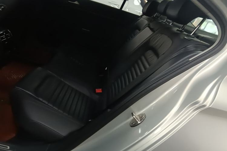 Used Volkswagen Magotan 2019 330TSI DSG Leading Model China VI Standard Left Rear Seat