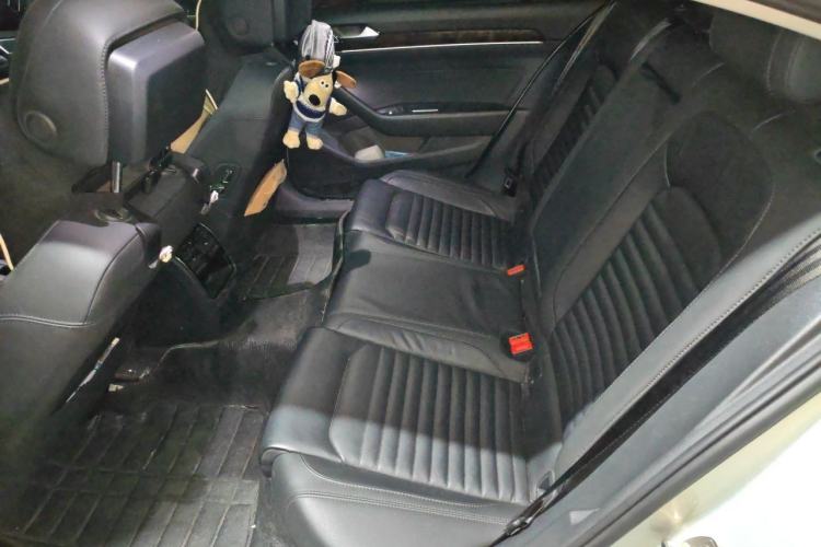 Used Volkswagen Magotan 2019 330TSI DSG Leading Model China VI Standard Left Rear Seat