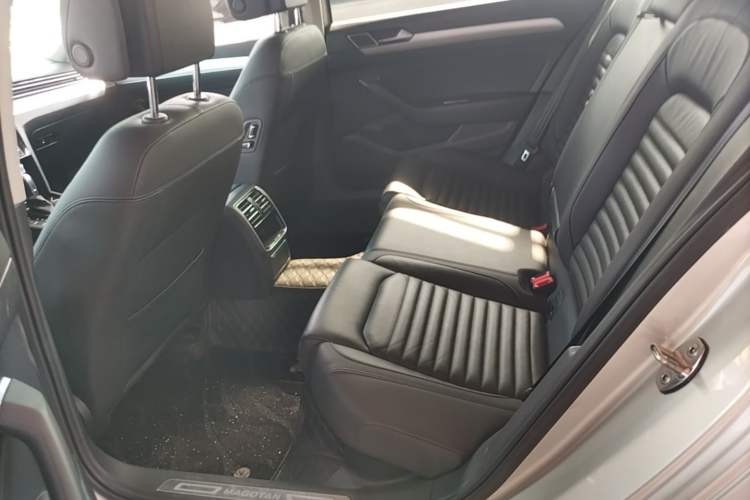 Used Volkswagen Magotan 2019 280TSI DSG Leading Model China VI Standard Left Rear Seat