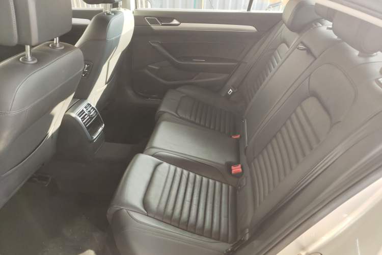 Used Volkswagen Magotan 2019 330TSI DSG Leading Edition China V Standard Left Rear Seat