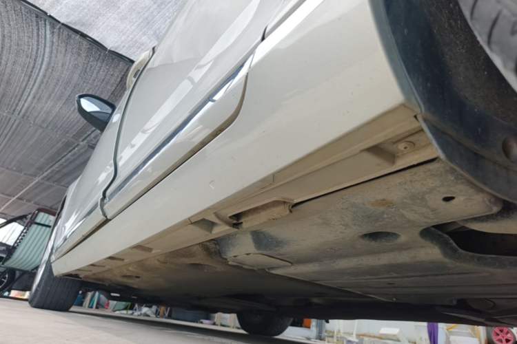 Used Volkswagen Magotan 2019 330TSI DSG Luxury Model China V Standard Left Side Sill