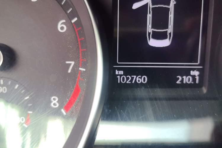 Used Volkswagen Magotan 2019 330TSI DSG Leading Model China VI Standard Odometer Close Up