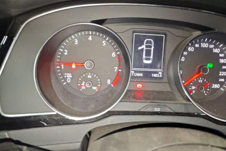 Used Volkswagen Magotan 2019 330TSI DSG Leading Model China VI Standard Odometer Close Up