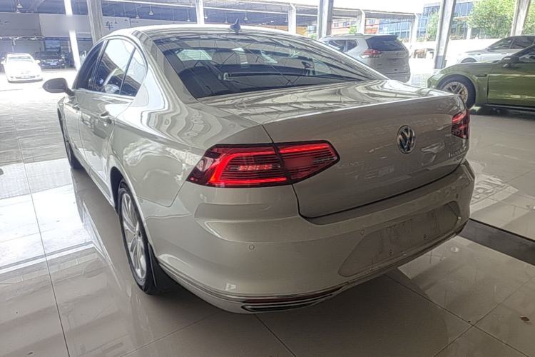 Used Volkswagen Magotan 2019 330TSI DSG Luxury Model China V Standard Rear Left 45 Deg