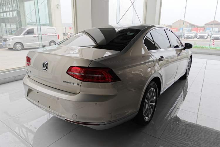 Used Volkswagen Magotan 2019 280TSI DSG Comfort Model China VI Standard Rear Right 45 Deg