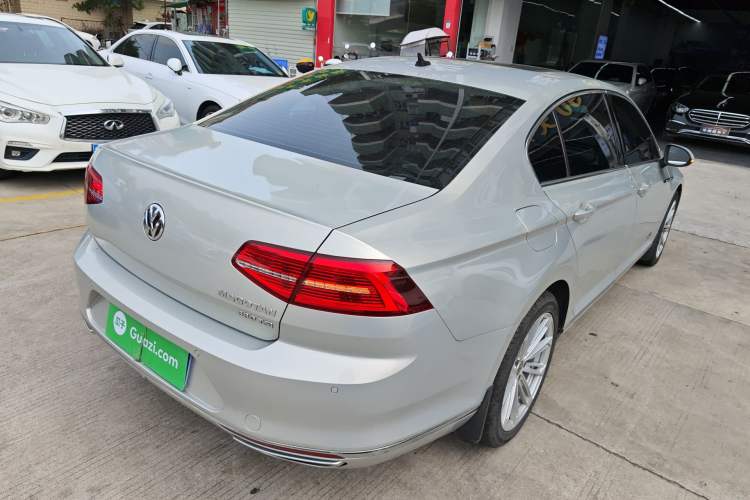 Used Volkswagen Magotan 2019 380TSI DSG Luxury Model China V Standard Rear Right 45 Deg