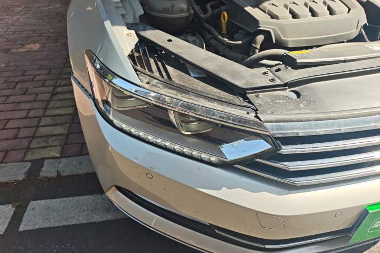 Used Volkswagen Magotan 2019 330TSI DSG Leading Model China VI Standard Right Front Headlight