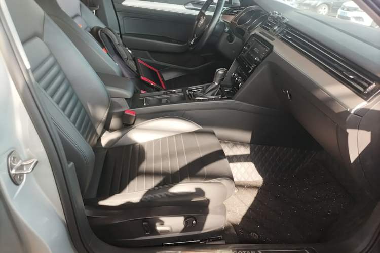 Used Volkswagen Magotan 2019 280TSI DSG Leading Model China VI Standard Right Front Seat