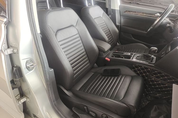 Used Volkswagen Magotan 2019 330TSI DSG Luxury Model China V Standard Right Front Seat