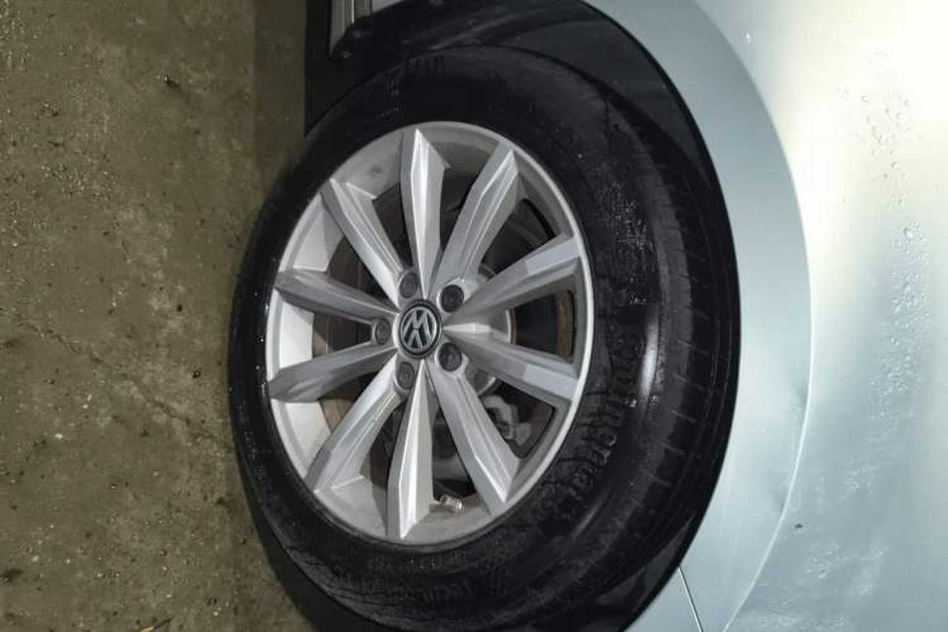 Used Volkswagen Magotan 2019 330TSI DSG Leading Edition China V Standard Right Front Wheel Hub