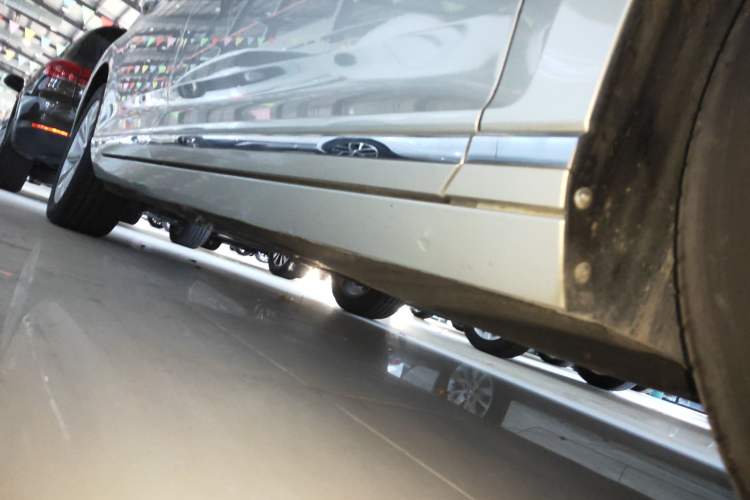 Used Volkswagen Magotan 2019 330TSI DSG Leading Edition China V Standard Right Side Sill