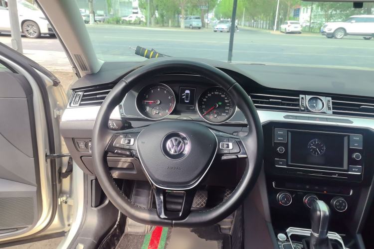 Used Volkswagen Magotan 2019 330TSI DSG Leading Model China VI Standard Steering Wheel