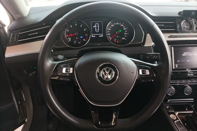 Used Volkswagen Magotan 2019 280TSI DSG Leading Model China VI Standard Steering Wheel