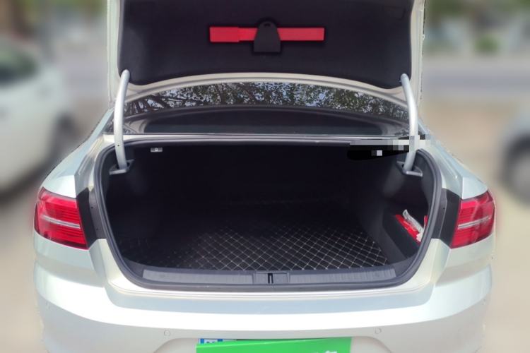 Used Volkswagen Magotan 2019 330TSI DSG Leading Model China VI Standard Trunk